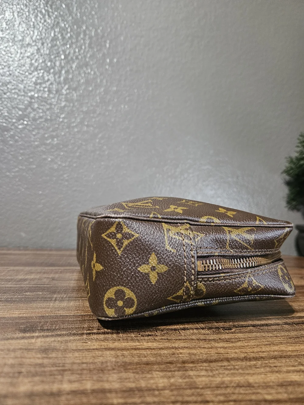 Authentic Louis Vuitton Vintage Trousse Monogram Canvas 24